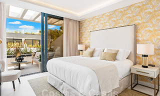 Villa modernista pareada en venta a un paso de la playa cerca de Puerto Banús en Marbella 58938 