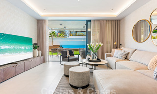 Villa modernista pareada en venta a un paso de la playa cerca de Puerto Banús en Marbella 58945 