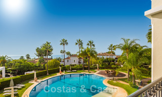 Amplio apartamento de lujo en venta con vistas panorámicas al mar en urbanización cerrada en la Milla de Oro, Marbella 59793 
