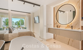 Amplio apartamento de lujo en venta con vistas panorámicas al mar en urbanización cerrada en la Milla de Oro, Marbella 59794 