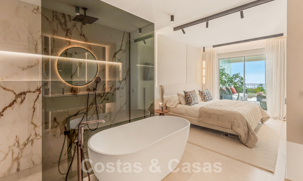 Amplio apartamento de lujo en venta con vistas panorámicas al mar en urbanización cerrada en la Milla de Oro, Marbella 59795