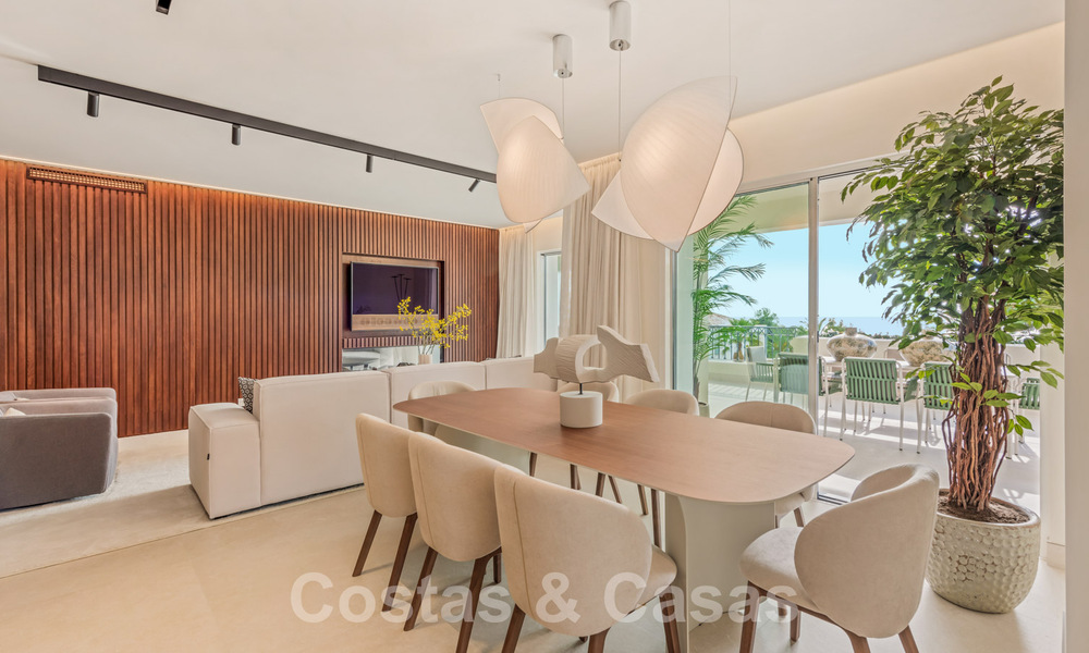 Amplio apartamento de lujo en venta con vistas panorámicas al mar en urbanización cerrada en la Milla de Oro, Marbella 59796