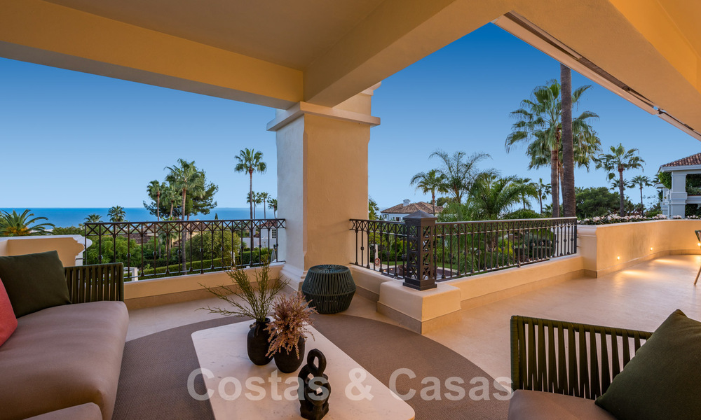 Amplio apartamento de lujo en venta con vistas panorámicas al mar en urbanización cerrada en la Milla de Oro, Marbella 59802