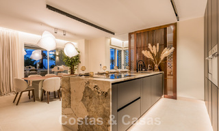 Amplio apartamento de lujo en venta con vistas panorámicas al mar en urbanización cerrada en la Milla de Oro, Marbella 59811 
