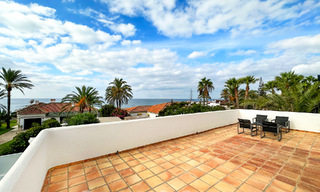 Villa a reformar con gran potencial en venta a pocos metros de la playa en una zona popular de Marbella Este 59709 