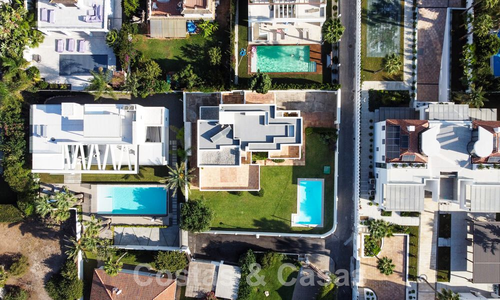 Villa a reformar con gran potencial en venta a pocos metros de la playa en una zona popular de Marbella Este 59714