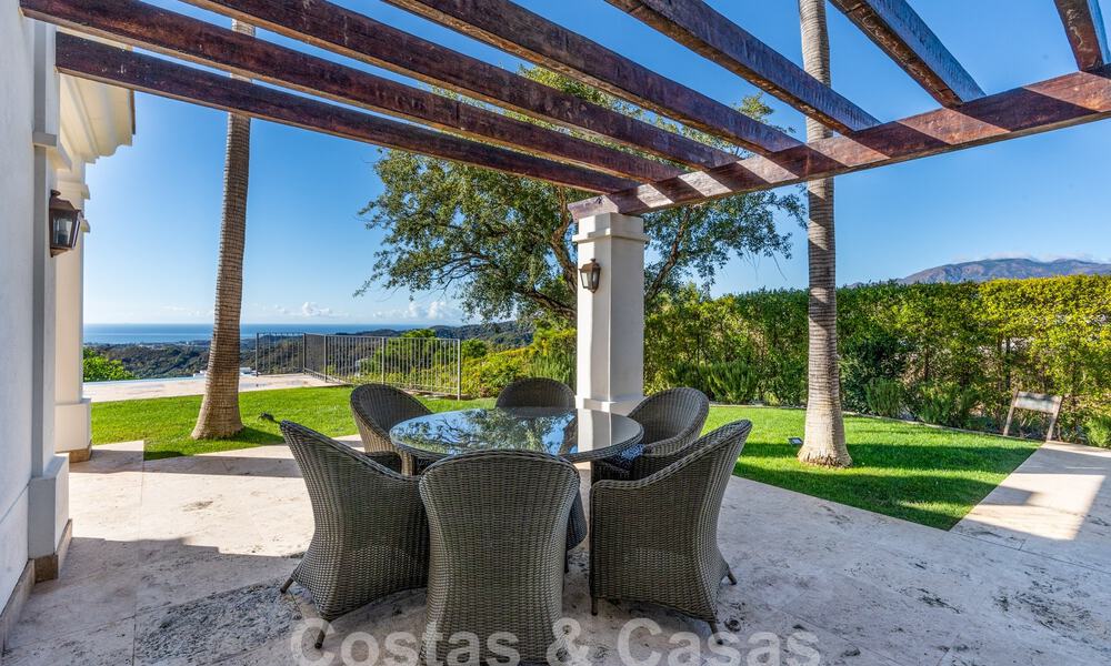 Majestuosa villa de lujo de estilo mediterráneo en venta con impresionantes vistas panorámicas al mar en Marbella - Benahavis 59879