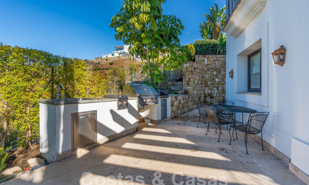 Majestuosa villa de lujo de estilo mediterráneo en venta con impresionantes vistas panorámicas al mar en Marbella - Benahavis 59880