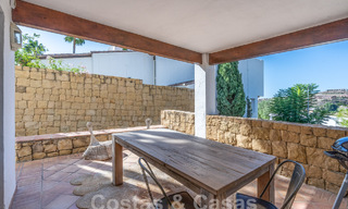 Encantadora casa familiar en venta con vistas al golf y al paisaje de montaña en Benahavis – Marbella 62085 