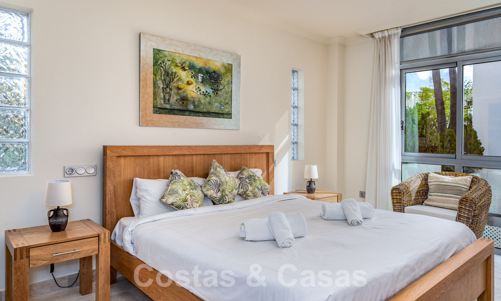 Apartamento en venta listo para entrar a vivir con amplias vistas al golf y al mar en un exclusivo complejo de golf en Benahavis - Marbella 62354