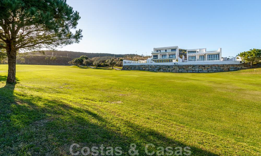 Nueva promoción de modernas villas de lujo en venta, en primera línea de golf con vistas al mar en Mijas, Costa del Sol 62441