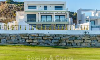 Nueva promoción de modernas villas de lujo en venta, en primera línea de golf con vistas al mar en Mijas, Costa del Sol 62443 