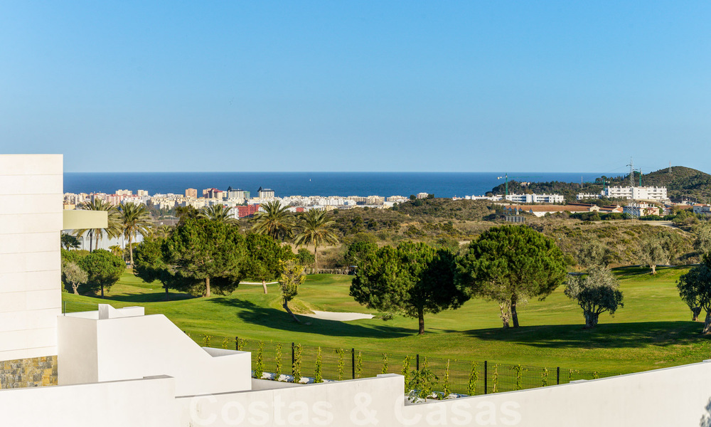 Nueva promoción de modernas villas de lujo en venta, en primera línea de golf con vistas al mar en Mijas, Costa del Sol 62445