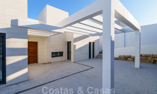Nueva promoción de modernas villas de lujo en venta, en primera línea de golf con vistas al mar en Mijas, Costa del Sol 62447 