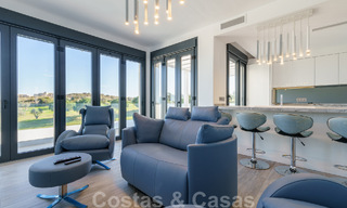 Nueva promoción de modernas villas de lujo en venta, en primera línea de golf con vistas al mar en Mijas, Costa del Sol 62451 