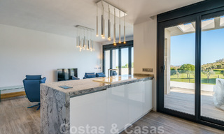 Nueva promoción de modernas villas de lujo en venta, en primera línea de golf con vistas al mar en Mijas, Costa del Sol 62452 