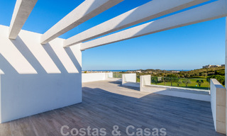 Nueva promoción de modernas villas de lujo en venta, en primera línea de golf con vistas al mar en Mijas, Costa del Sol 62458 