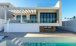 Nueva promoción de modernas villas de lujo en venta, en primera línea de golf con vistas al mar en Mijas, Costa del Sol 62463 