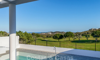 Nueva promoción de modernas villas de lujo en venta, en primera línea de golf con vistas al mar en Mijas, Costa del Sol 62465 