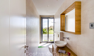 Nueva promoción de modernas villas de lujo en venta, en primera línea de golf con vistas al mar en Mijas, Costa del Sol 62470 