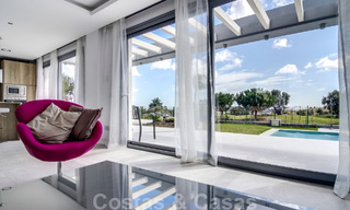 Nueva promoción de modernas villas de lujo en venta, en primera línea de golf con vistas al mar en Mijas, Costa del Sol 62473 