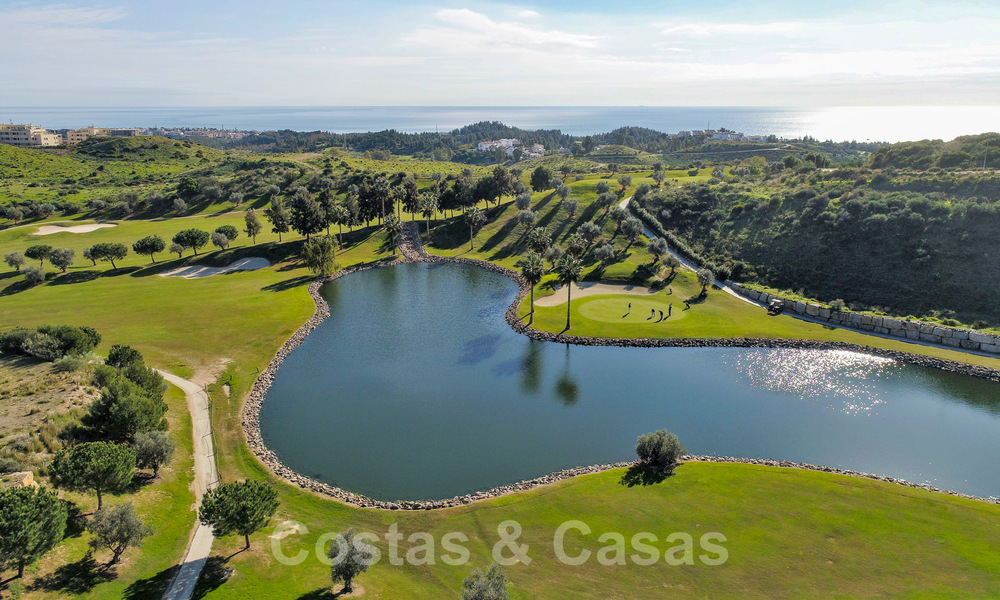 Nueva promoción de modernas villas de lujo en venta, en primera línea de golf con vistas al mar en Mijas, Costa del Sol 62486