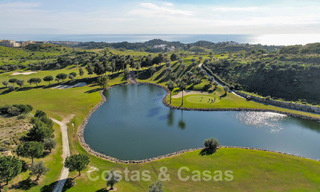 Nueva promoción de modernas villas de lujo en venta, en primera línea de golf con vistas al mar en Mijas, Costa del Sol 62486 