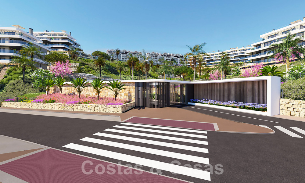 Apartamentos modernos nuevos en venta con vistas al mar y a un paso del campo de golf en Mijas, Costa del Sol 62573