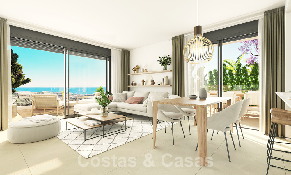 Apartamentos modernos nuevos en venta con vistas al mar y a un paso del campo de golf en Mijas, Costa del Sol 62594