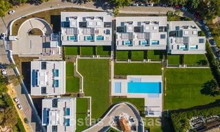Reventa! Villas de lujo listas para entrar a vivir en un nuevo e innovador complejo que consta de 12 sofisticadas villas con vistas al mar, en la Milla de Oro de Marbella 62648 