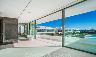 Reventa! Villas de lujo listas para entrar a vivir en un nuevo e innovador complejo que consta de 12 sofisticadas villas con vistas al mar, en la Milla de Oro de Marbella 62678 
