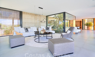 Villa de diseño con arquitectura vanguardista en venta situada en una zona verde de Sotogrande, Costa del Sol 62856 