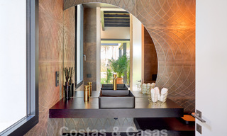 Villa de diseño con arquitectura vanguardista en venta situada en una zona verde de Sotogrande, Costa del Sol 62865 