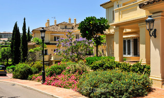 Amplio y lujoso ático de 4 dormitorios en venta en complejo en primera línea de golf en Nueva Andalucía, Marbella 63117 