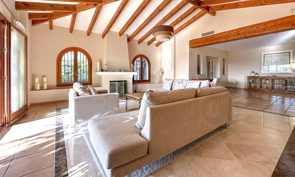 Villa de lujo andaluza en venta en la exclusiva zona residencial de Sierra Blanca en la Milla de Oro de Marbella 63100