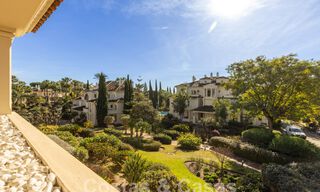 Amplio apartamento de lujo, situado en una exclusiva comunidad cerrada en el campo de golf en venta en Nueva Andalucia, Marbella 63238 