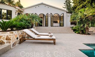 Villa mediterránea de lujo con casa de invitados independiente en venta en Nueva Andalucía, Marbella 64424 