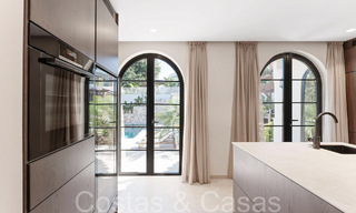 Villa mediterránea de lujo con casa de invitados independiente en venta en Nueva Andalucía, Marbella 64439 