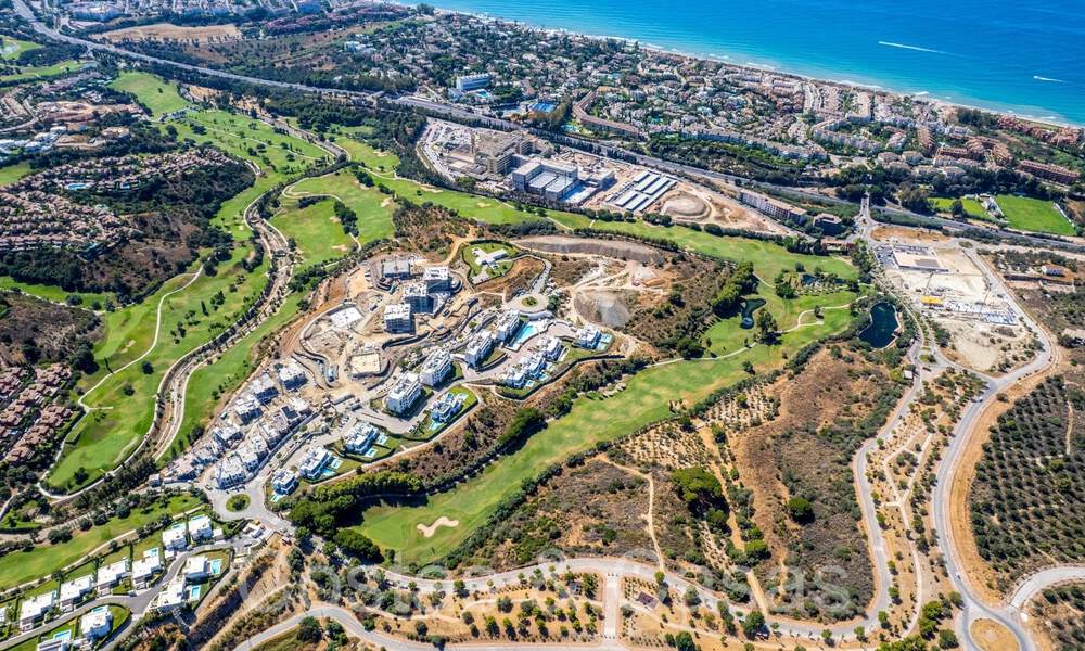Casas nuevas y modernistas en venta directamente en el campo de golf en el este de Marbella 64755