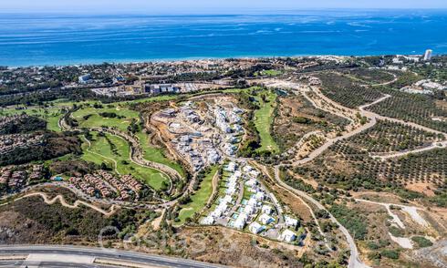 Casas nuevas y modernistas en venta directamente en el campo de golf en el este de Marbella 64756