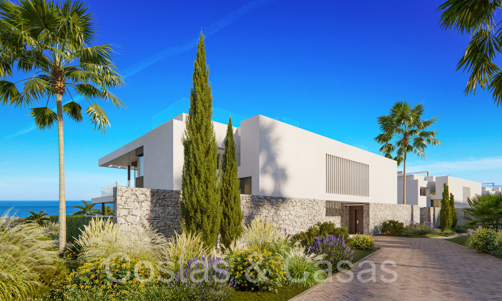 Casas nuevas y modernistas en venta directamente en el campo de golf en el este de Marbella 64760