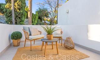 Casa adosada recientemente renovada en un complejo cerrado en venta, junto al campo de golf en Nueva Andalucía, Marbella 65206 