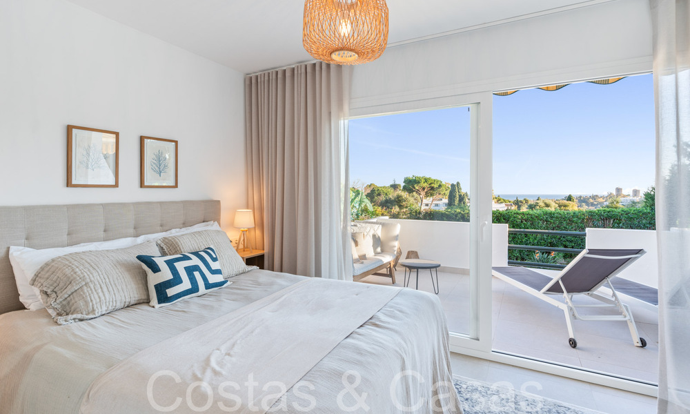 Casa adosada recientemente renovada en un complejo cerrado en venta, junto al campo de golf en Nueva Andalucía, Marbella 65207