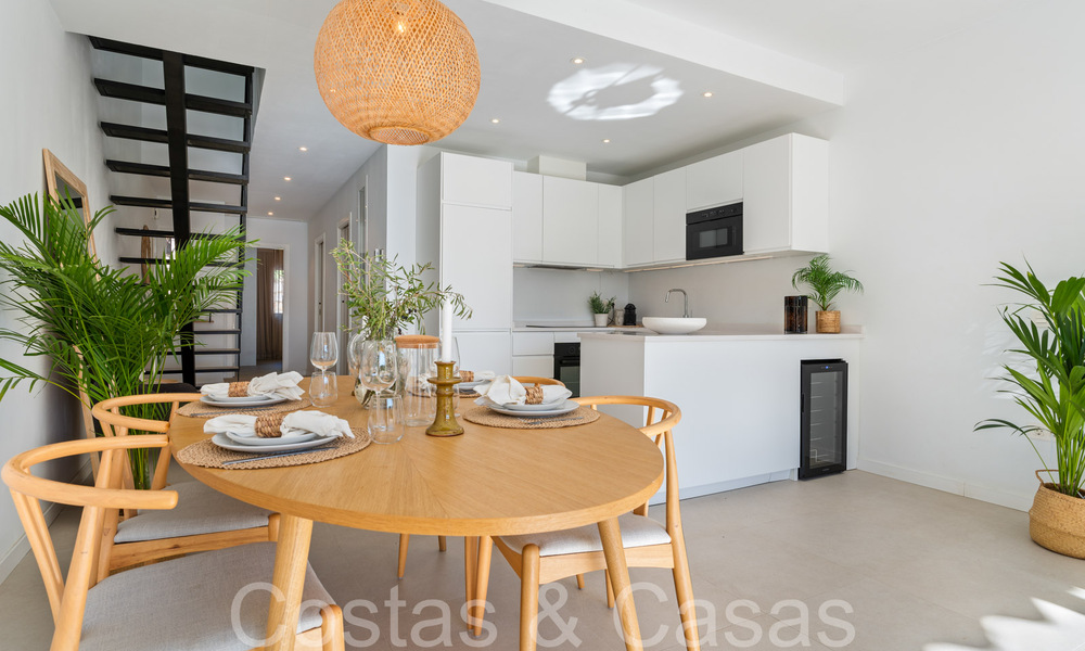 Casa adosada recientemente renovada en un complejo cerrado en venta, junto al campo de golf en Nueva Andalucía, Marbella 65227