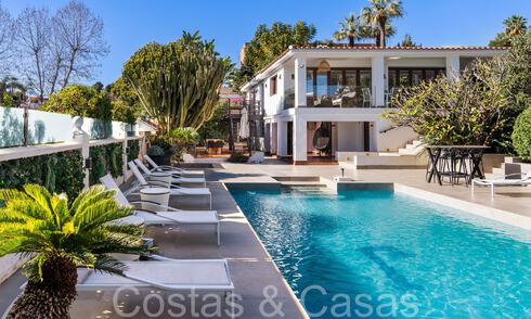 Amplia y contemporánea villa de lujo en venta en una popular zona residencial en Nueva Andalucía, Marbella 65007
