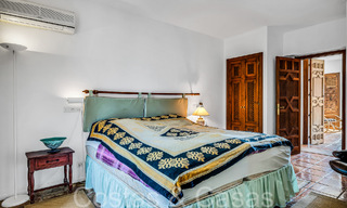 Villa rústica en venta en una amplia parcela en la Nueva Milla de Oro entre Marbella y Estepona 65623 