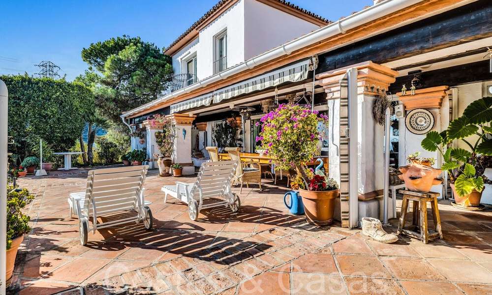Villa rústica en venta en una amplia parcela en la Nueva Milla de Oro entre Marbella y Estepona 65633