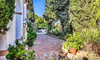 Villa rústica en venta en una amplia parcela en la Nueva Milla de Oro entre Marbella y Estepona 65634 