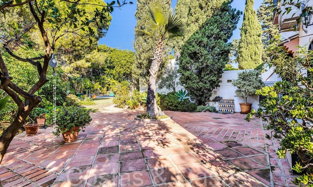 Villa rústica en venta en una amplia parcela en la Nueva Milla de Oro entre Marbella y Estepona 65639