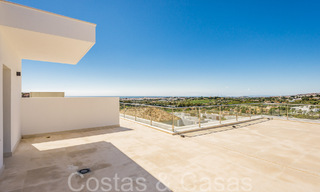 Nueva villa con estilo arquitectónico moderno en venta en el valle del golf de Nueva Andalucía, Marbella 65896 